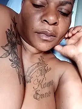 Ebonyhotass26 on StripChat