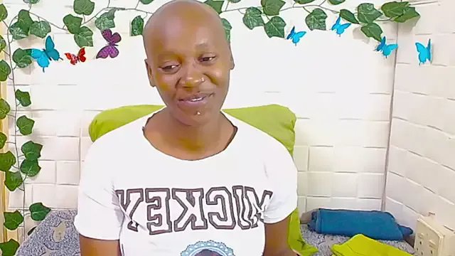 EbonyOlive69 on StripChat