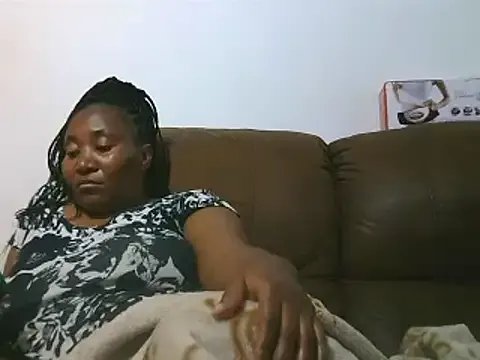 ebonytitts4u on StripChat