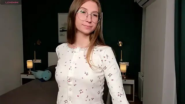 EditaBand on StripChat