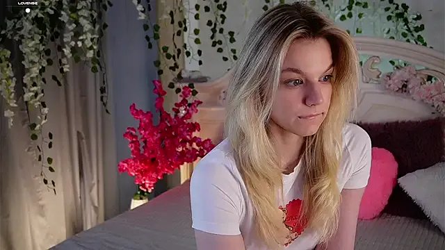 EdlinAlliston on StripChat