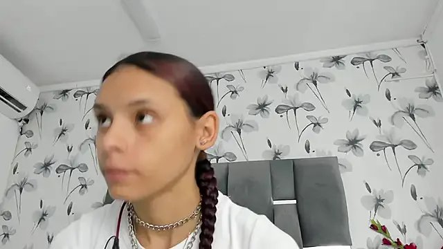 Ehotloveaxxx on StripChat