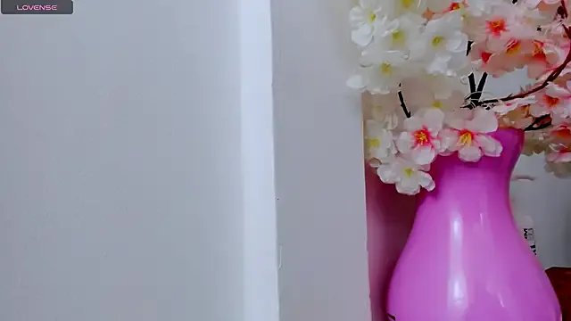 eimy_skinny_ on StripChat