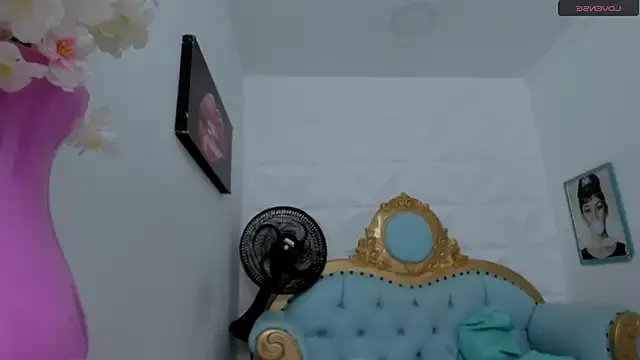 eimy_skinny_ on StripChat