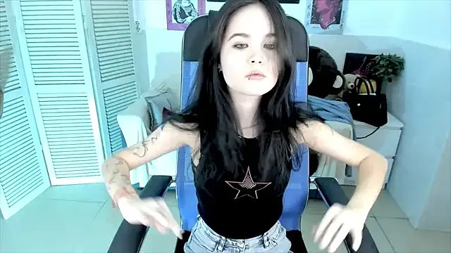 Elainebeness on StripChat