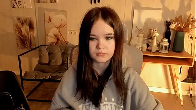 Elainebeness on StripChat