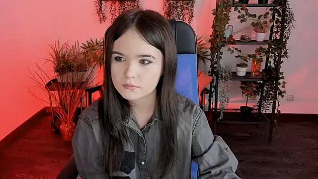 Elainebeness on StripChat