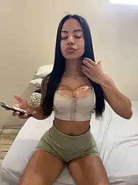 Elamesmamorena on StripChat