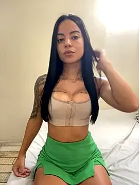 Elamesmamorena on StripChat