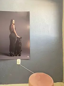 Elamesmamorena on StripChat