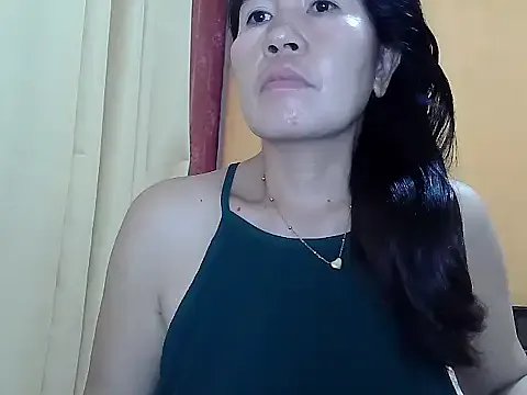 Elara8309 on StripChat