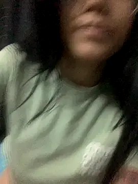 ElaRose_12 on StripChat
