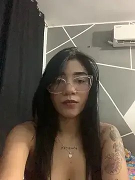 ElaRose_12 on StripChat