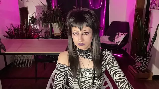 ELENA_UMBRA on StripChat