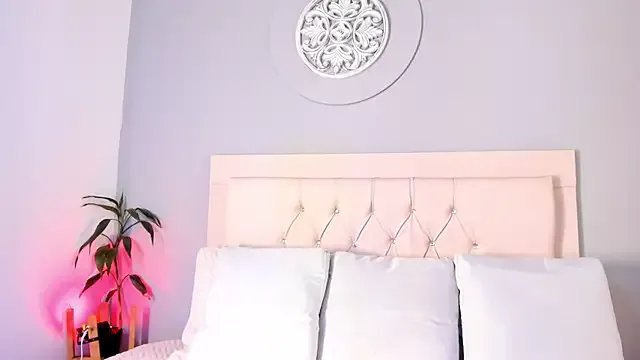 Freechat elevensky on StripChat