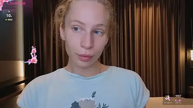 Elis_Fox — NAKED TITS