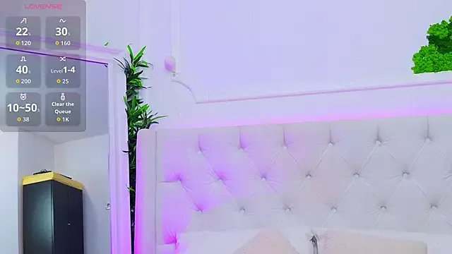 ElisaCharm on StripChat