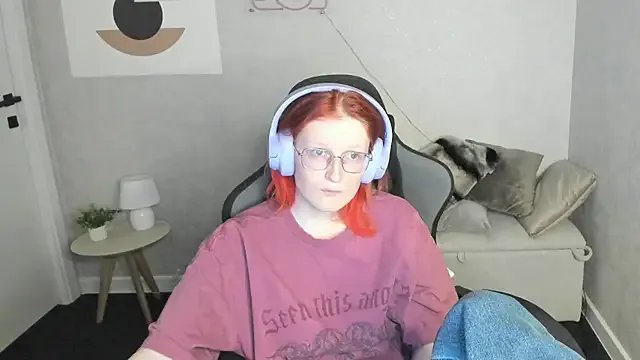 ElizabethHarpper — Panty tease + eye contact