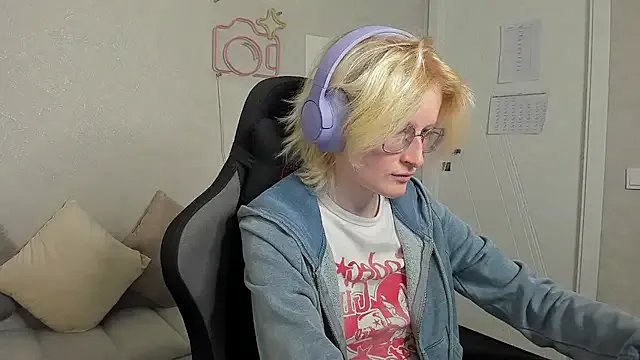 ElizabethHarpper on StripChat