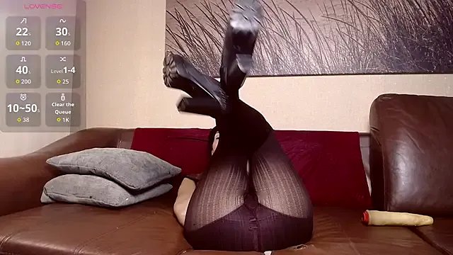 ElizabethLong on StripChat