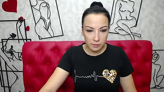 ElizabethSho on StripChat