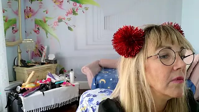 Ell_is_a_Babe on StripChat