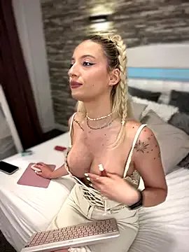 Ella_Charm on StripChat