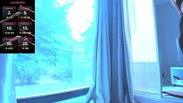 Ella_Vee on StripChat