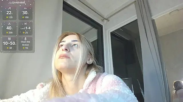 Ella_Vee on StripChat