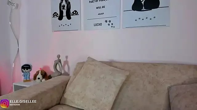 ElleGisellee on StripChat