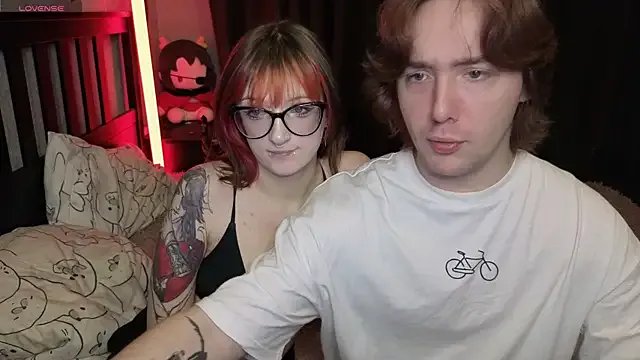 ellen_and_danny on StripChat