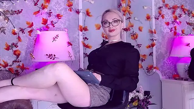 EllianaReese on StripChat