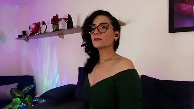 Freechat Elliee_ on StripChat