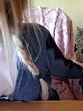 Elza_kom on StripChat