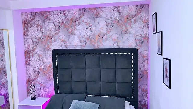 Emaa_Vega on StripChat