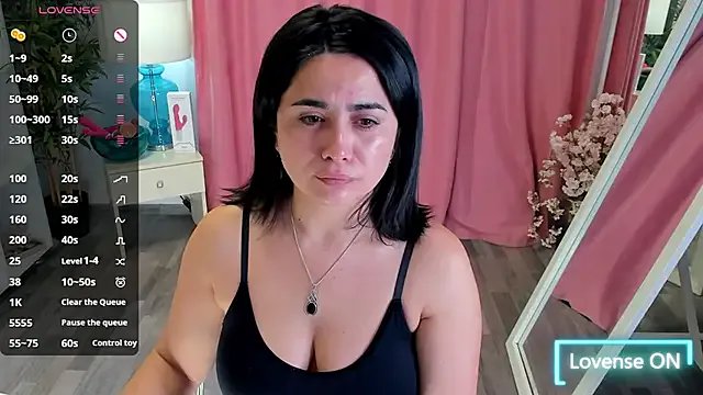 EmaBrownie on StripChat