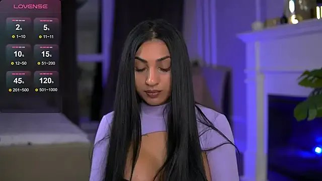 EmaHallee on StripChat