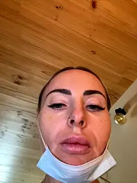 EmaSalis on StripChat