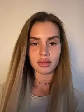 EmiliaCatalina on StripChat