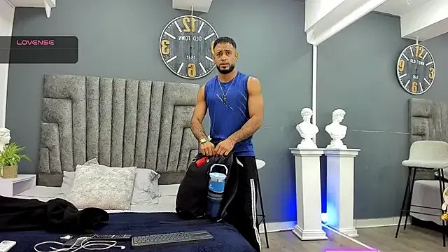 emilio_brandon on StripChat