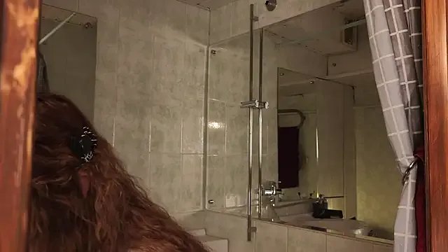 emiliyafox_ on StripChat