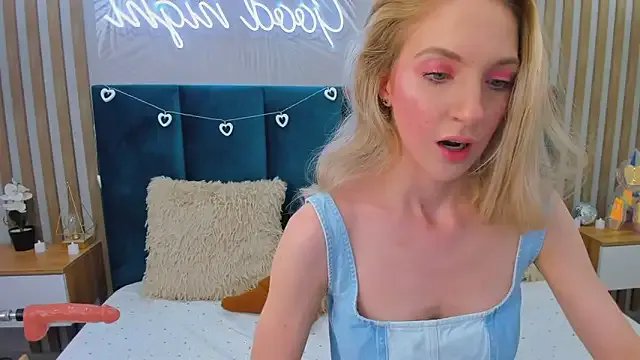 Emilly_Hart on StripChat