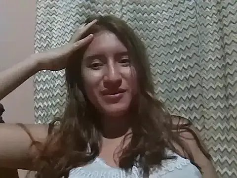 Emily_231 — Show pussy