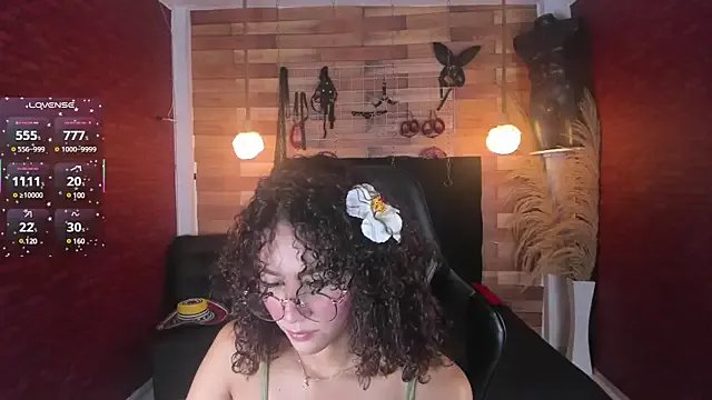 Emily_brown04 on StripChat