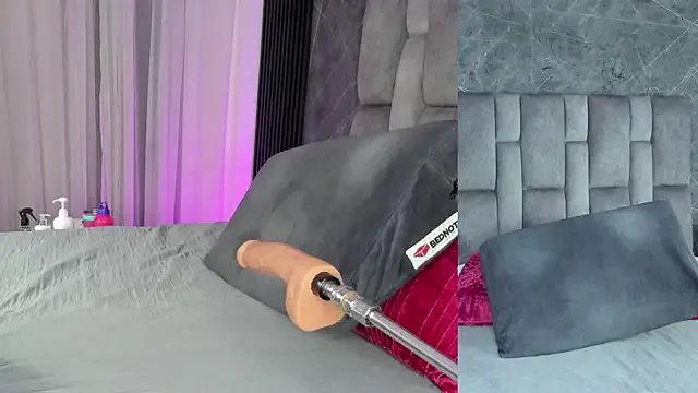 emily_fox1 on StripChat