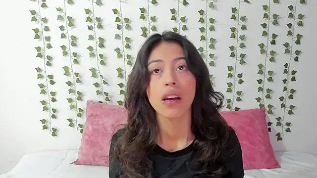 emily_jonessxx — show boobs