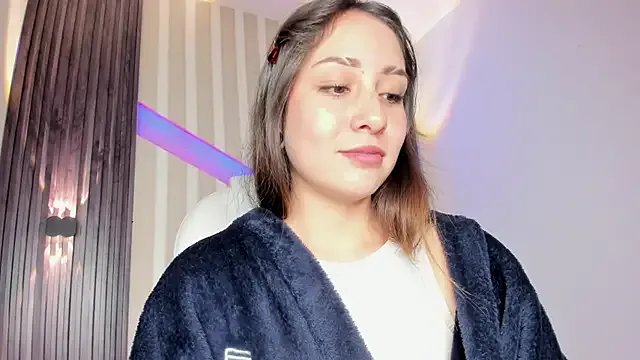 emily_layton on StripChat