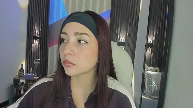 emily_layton — cowgirl + squirt