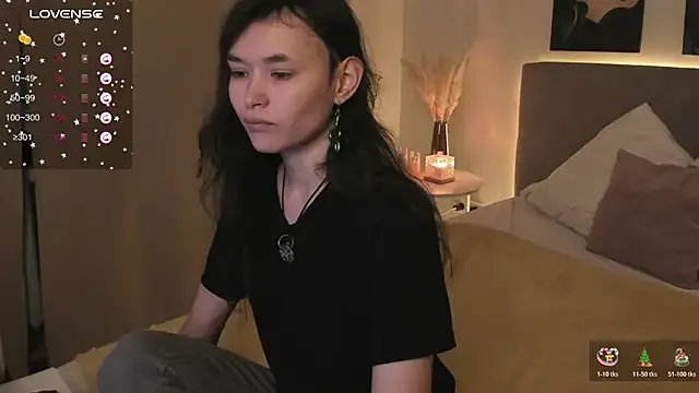 Emily_Strikeee on StripChat