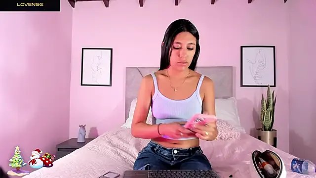 Emilyh_ on StripChat